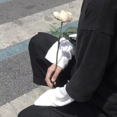 无论是丢下还是被丢下，这两者都是一样痛苦的。