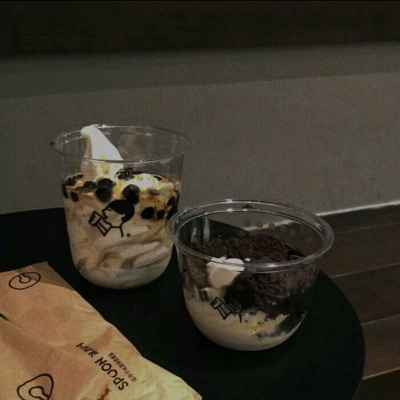 

小时候骗家里说没钱，长大后骗家里说有钱。