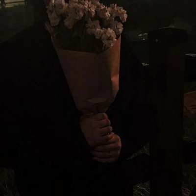 <p>想要操纵别人，就要利用他心中的黑暗。如果没有黑暗可利用，人为创造一个就行了。</p>