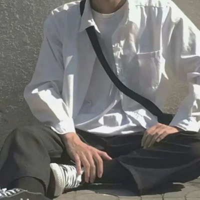 

<p>能与她在春天里相会真是太好了。</p>