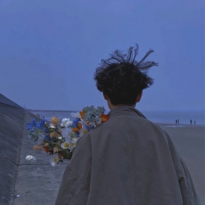 <p>现在一直躺在家也好，至少给没钱出去玩，找了个借口。</p>