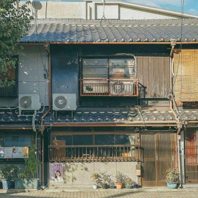 

<p>生活有两大误区，一是活给别人看，二是看别人活。</p>
