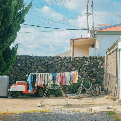 <p>人要是行，干一行行一行一行行行行行，行行行干哪行都行。</p>