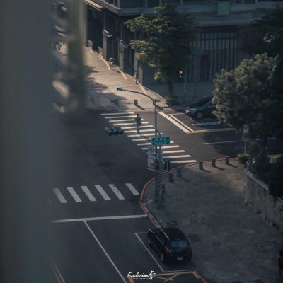 <p>幸运的人一生都在被童年治愈，不幸的人一生都在治愈童年。——阿尔弗雷德·阿德勒</p>