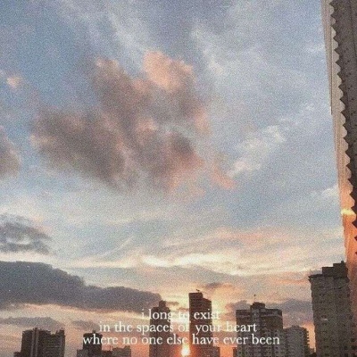<p>心在哭泣，眼睛却流不出泪水。</p>