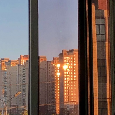 愿你以渺小启程，以伟大结束。