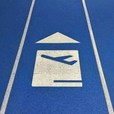 <p>我跟超人唯一的区别，就是我把内裤穿在里面了。</p>