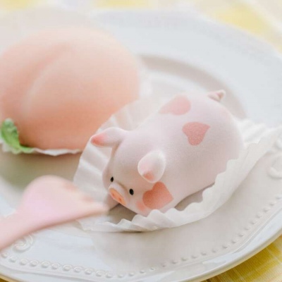 

<p>只要你多财多亿，凭亿近人，还怕找不到女朋友吗？</p>