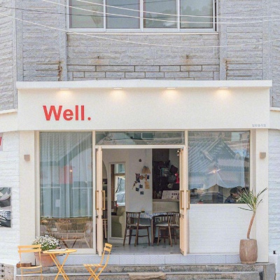 <p>将所有人类当成玩偶的神,本身居然也是个小丑啊。</p>
