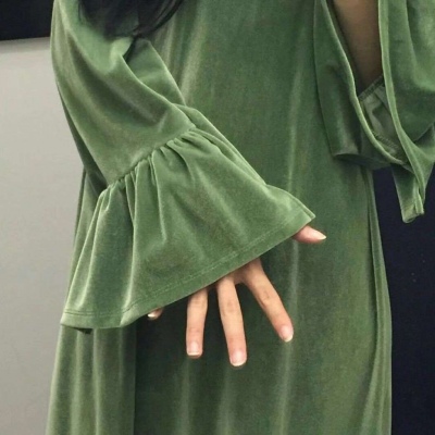 当黄昏时的光照耀在我的脸颊，我就知道夜晚快要来临了。