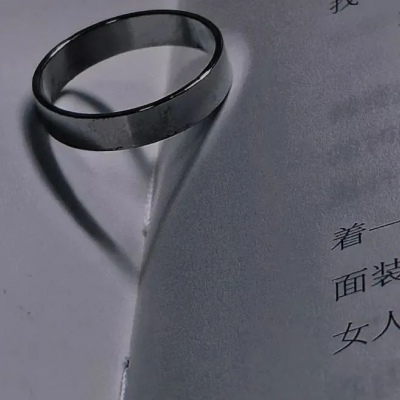 <p>少年不知愁苦，中年日夜劳苦，老年落寞孤苦。</p>