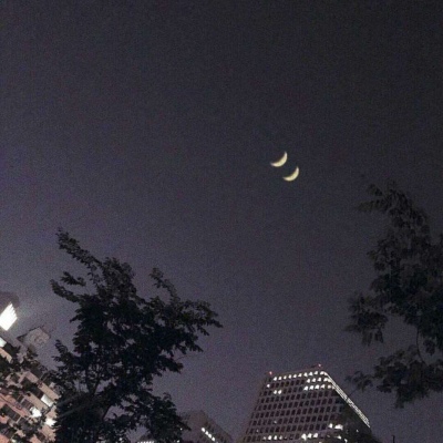 <p>少年不知愁苦，中年日夜劳苦，老年落寞孤苦。</p>