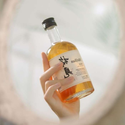 <p>没有人会突然不爱你，只是你突然发现罢了 ​​​。</p>