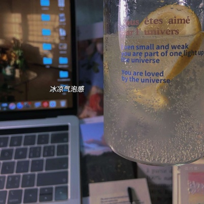 <p>在这个熟悉而陌生的城市中，无助地寻找一个陌生而熟悉的身影</p>