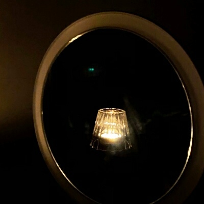 <p>现在一直躺在家也好，至少给没钱出去玩，找了个借口。</p>