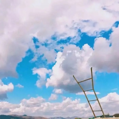 <p>我还以为是春天的关系，你的轮廓一直在，沙沙地抖动着。</p>
