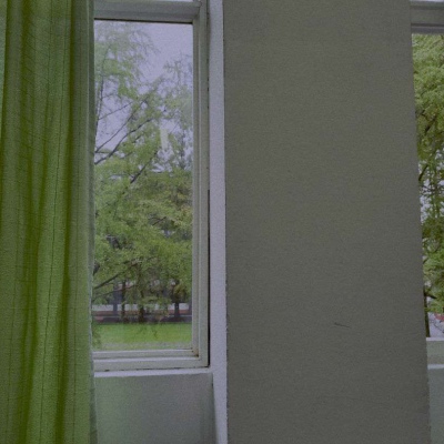 

<p>少一句怕遗憾，多一句怕打扰。</p>