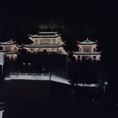 <p>原谅他是上帝的事情。我的事情就是送他去见上帝——爱情公寓</p>