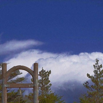 

<p>牛逼的人让别人来关注，傻逼的人总在关注别人。</p>