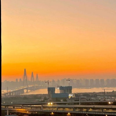 <p>成长的过程其实就是世界观不断崩塌重建的过程。</p>