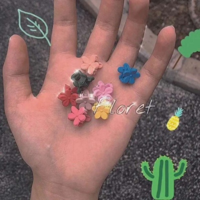 
<p>关注我的一般只有两种人，一种是暗恋我的，一种是暗算我的。</p>
