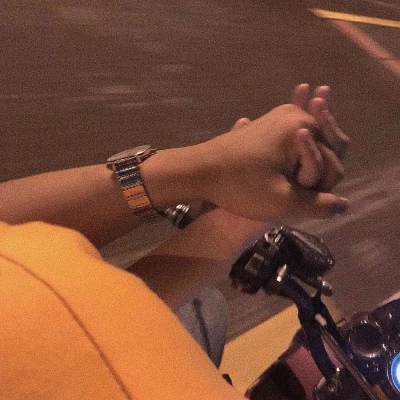 <p>你好像从来没有对我说过晚安，我在我们的聊天记录里搜索了关键字：“晚安”，你说过一次：我早晚安排人弄死你。</p>