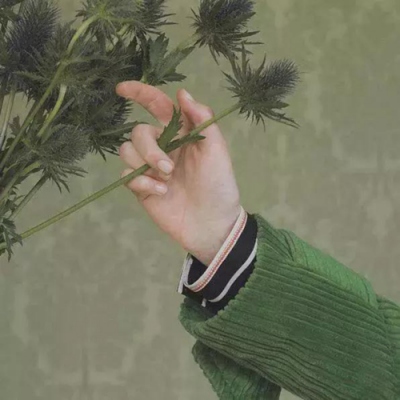 <p>人和人的心最远又最近，真诚便是中间的通道</p>