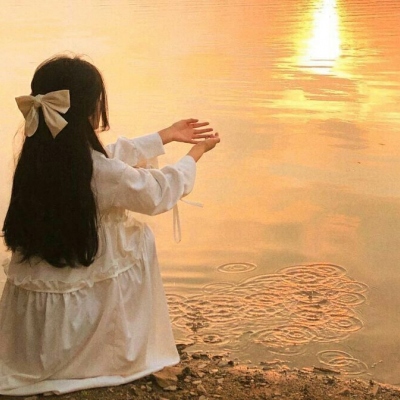 <p>不是别人，是我，承认了你的价值。</p>