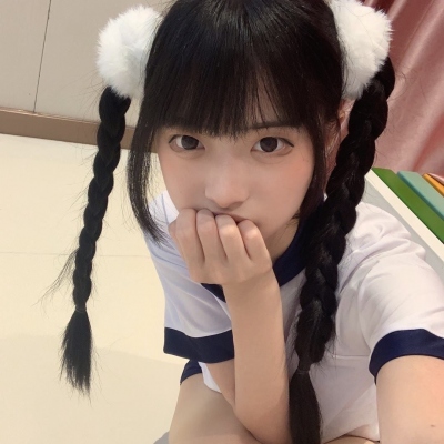 <p>我们也许再也不会见面了吧，因此我绝对不会忘了你的声音，你的眼眸，与你一起看到过的所有的景色，以及，与你一起度过的那个耀眼的夏天。</p> - 卡通头像 - 12