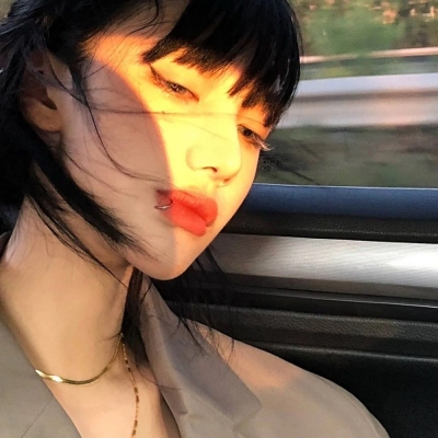 <p>代沟就是，我做什么你都看不惯我，你说什么我都不想听。</p> - 卡通头像 - 12