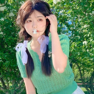 <p>虽然你那个世界我是不大了解，不过我能理解你所怀有的恐惧，毕竟你要走的是跟别人不一样的路啊。</p> - 卡通头像 - 12