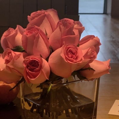 <p>一个寂寞的人被给予了思念就会显得更寂寞。</p>