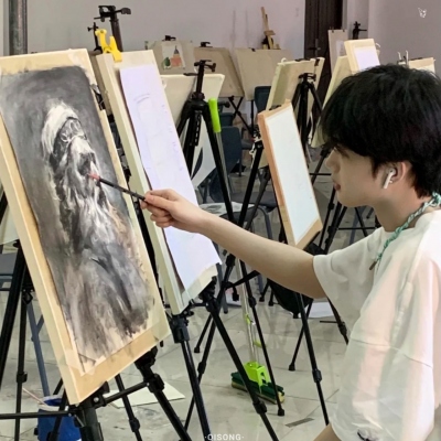<p>失败也是成功的一部分，在哪里跌倒，就在哪里讹人。</p>