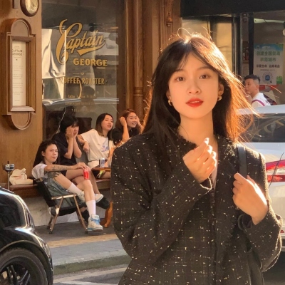 
<p>人不是慢慢变老的，而是一瞬间变老的。</p> - 卡通头像 - 12