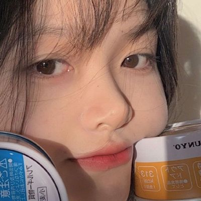 <p>不是因为看到了希望才坚持，而是因为坚持了，才知道没希望。</p> - 卡通头像 - 12