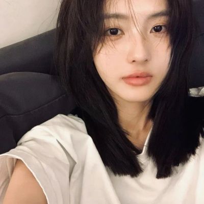 <p>岁月不请自来，青春不告而别。</p> - 卡通头像 - 微信头像