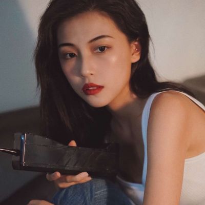 <p>因为绿叶太漂亮了，所以眼泪就落下来了？</p> - 卡通头像 - 12