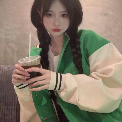 <p>所有人都抵不过时间，就像你偶然想起我，问我有没有钱。</p> - 卡通头像 - 12