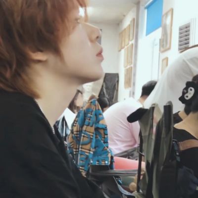 

<p>趁好看的时候多照照镜子，毕竟，这种错觉不是每天都有的。</p>