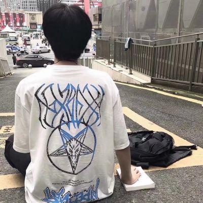 <p>人的成长，就是战胜自己不成熟的过去。</p>