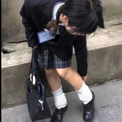 <p>所谓放假——家里遭嫌，出门没钱，每天特闲。</p> - 卡通头像 - 12