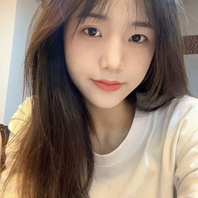 <p>即使与世界为敌,我也会保护她和她所在的世界。</p> - 卡通头像 - 12