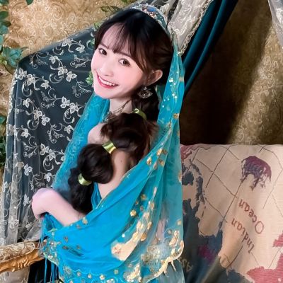 <p>因为总是回头，所以哪里也去不了……</p> - 卡通头像 - 12