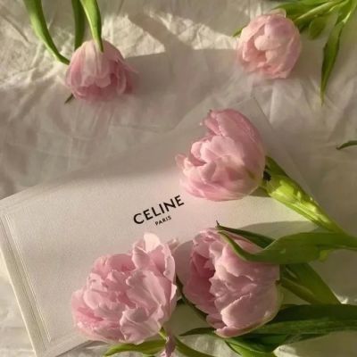 <p>友情越来越少，礼尚往来越来越多。</p>