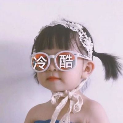 <p>在我的眼睑里，还有第二层眼睑。我闭上眼睛，能看到光河流动的耀眼光芒。可是，我想念黑暗。</p>