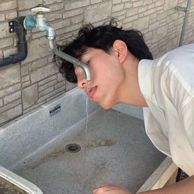 <p>小兔子乖乖把腿掰掰屁股抬抬我要进来不掰不掰我不掰套套都不带叔叔你好坏</p>