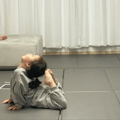 <p>生活有两大误区，一是活给别人看，二是看别人活。</p>