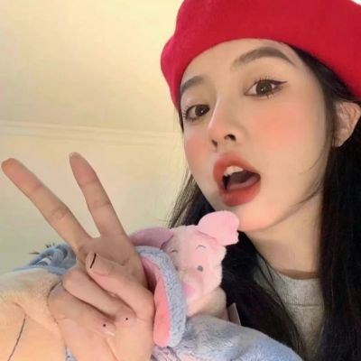 <p>将所有人类当成玩偶的神,本身居然也是个小丑啊。</p> - 卡通头像 - 12