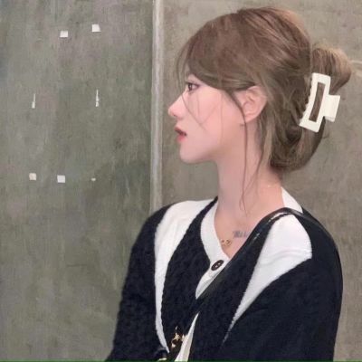 <p>人类为什么互相依靠却又再次争吵。</p> - 卡通头像 - 11