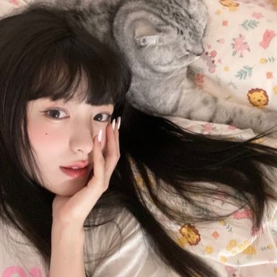 在人间有谁活着不像是一场炼狱，我不哭我已经没有尊严能放弃。 - 卡通头像 - 12